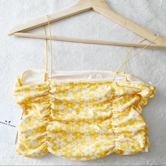 NWT Yellow & White 70’s Floral Print Ruched Cropped Camisole - Picture 10 of 11